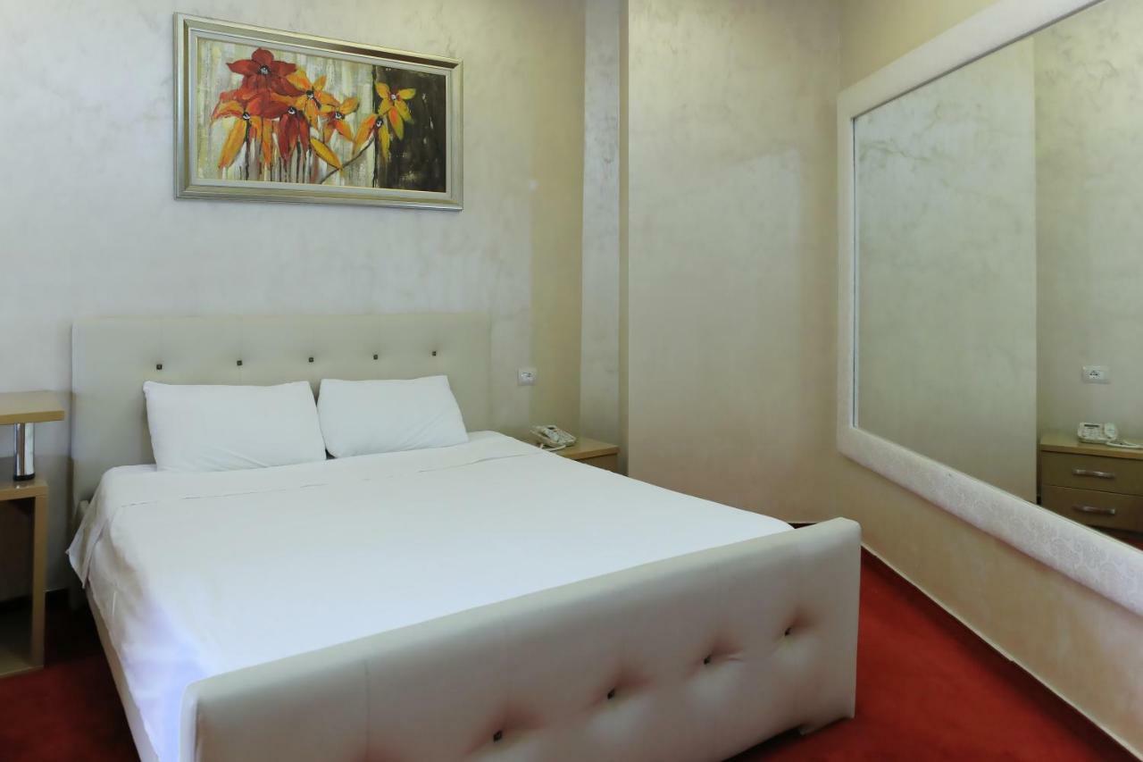 Hotel Gjuta Tirana Exterior foto